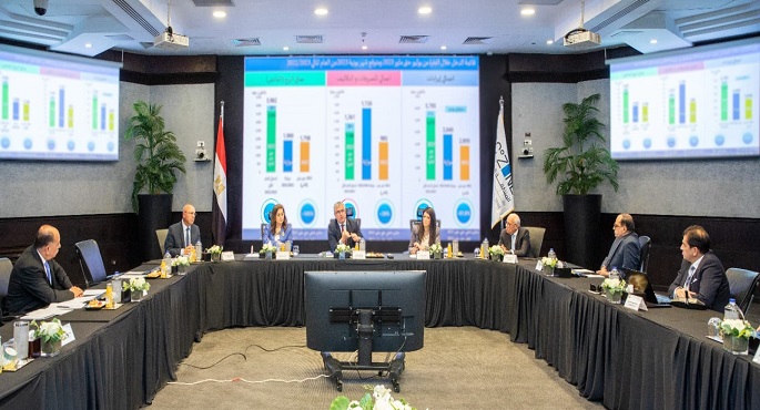 بالصور.. مجلس إدارة اقتصادية قناة السويس يعتمد مشروعات جديدة باستثمارات أجنبية