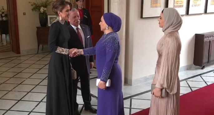 ملك الأردن وقرينته يستقبلان قرينة الرئيس السيسي بقصر زهران