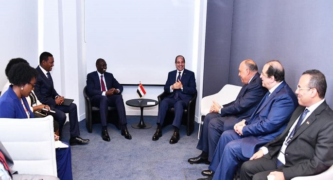بالصور.. الرئيس السيسي يبحث مع نظيره الكيني آخر التطورات الإقليمية ذات الاهتمام المتبادل