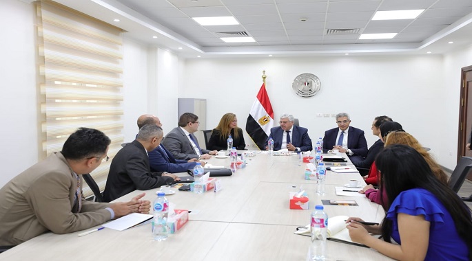وزير التعليم العالي يبحث مع ممثلي مبادرة حياة كريمة تكثيف التعاون بين الجانبين