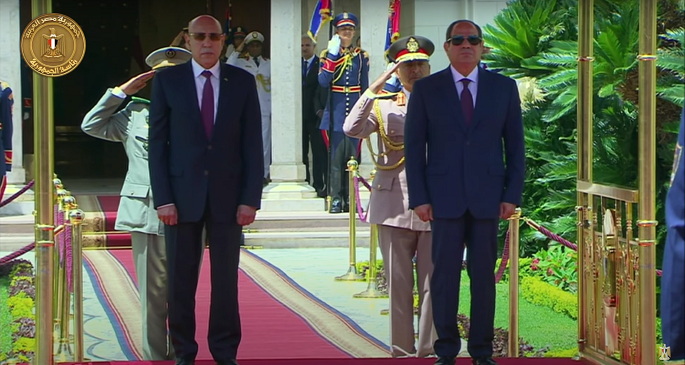 الرئيس السيسي يستقبل الرئيس الموريتاني محمد ولد الشيخ الغزواني بمطار القاهرة
