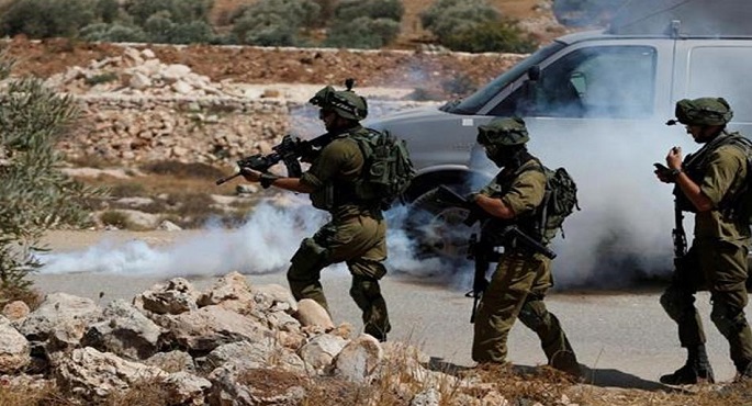 إصابة شاب فلسطيني بالرصاص جراء اعتداء الاحتلال الإسرائيلي على جنازة في الخليل