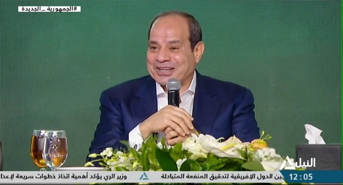 الرئيس السيسي يشارك مواطني قرية الأبعادية وجبة الإفطار خلال تفقده سير مبادرة حياة كريمة