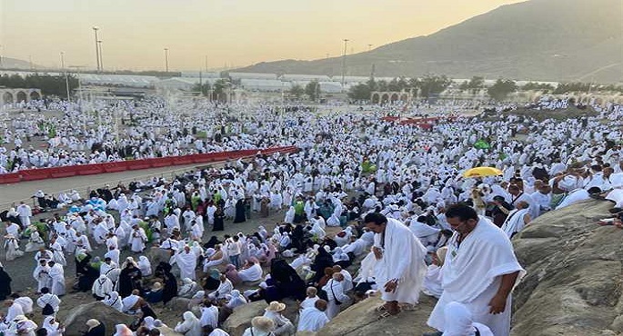 نفرة مزدلفة.. حجاج بيت الله يسلكون أطول طريق مشاة بالعالم