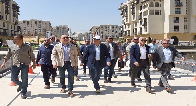 بالصور .. مدبولي يتابع تنفيذ مشروع تطوير سور مجرى العيون ضمن جولته لتفقد مشروعات التطوير الحضري بالقاهرة