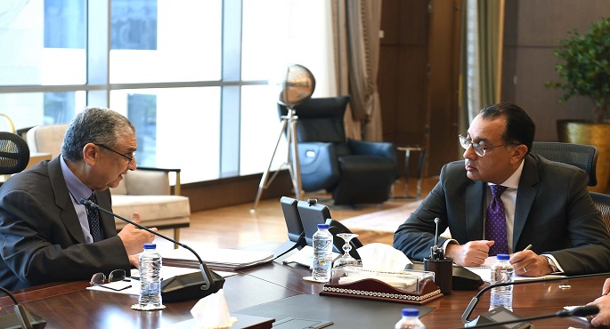 رئيس الوزراء يؤكد على اهتمام الدولة البالغ بجذب الاستثمارات في قطاع الكهرباء والطاقة المتجددة