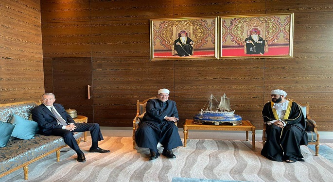 بالصور.. وزير الأوقاف يبحث في سلطنة عمان تعزيز التعاون المشترك