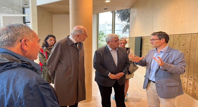 بالصور.. وزير التعليم العالي يتفقد «بيت مصر» في باريس