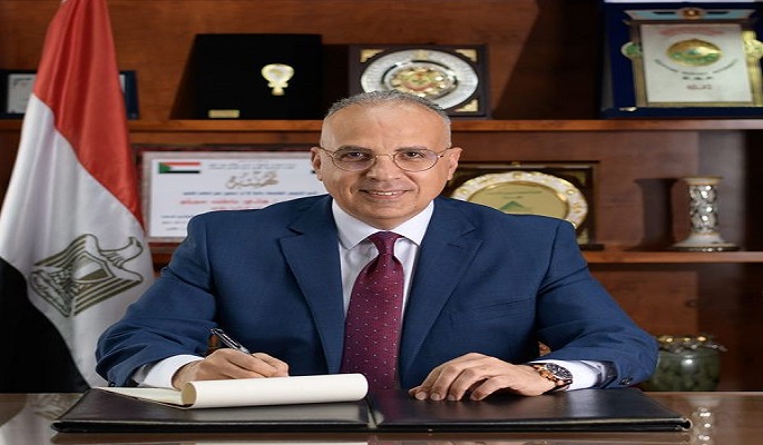 وزير الرى يتابع إجراءات التحول لنظم الرى الحديث في مزارع قصب السكر