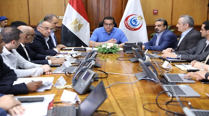 وزير الصحة يترأس غرفة الطوارئ لمتابعة تنفيذ خطة التأمين الطبي لاحتفالات عيد الأضحى المبارك