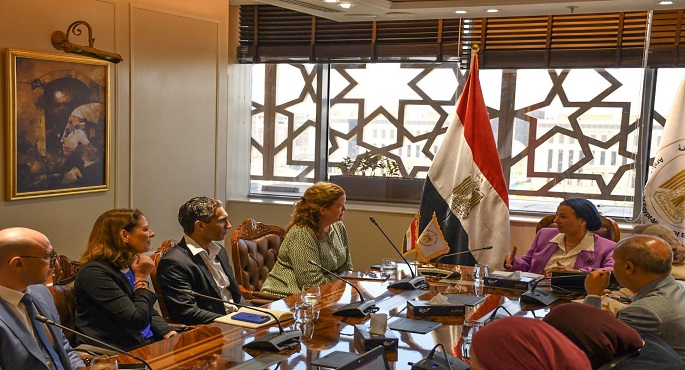 بالصور .. وزيرة البيئة تناقش التعاون المشترك مع رئيسة منطقة إفريقيا والشرق الأوسط وآسيا لشركة سانوفي العالمية