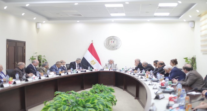 بالصور .. وزير التعليم العالي يترأس اجتماع مجلس شئون المعاهد العالية الخاصة