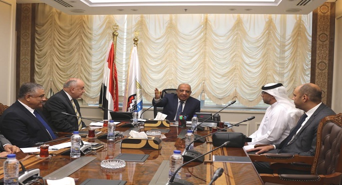 بالصور .. وزير قطاع الأعمال يبحث مع الهيئة العربية للاستثمار والإنماء الزراعي فرص التعاون والاستثمار في توشكى