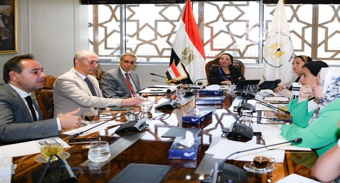 وزيرة البيئة تناقش آخر مستجدات الإستعدادات اللوجيستية للجناح الرسمي المصري المشارك في مؤتمر المناخ COP28 بدولة الإمارات العربية المتحدة