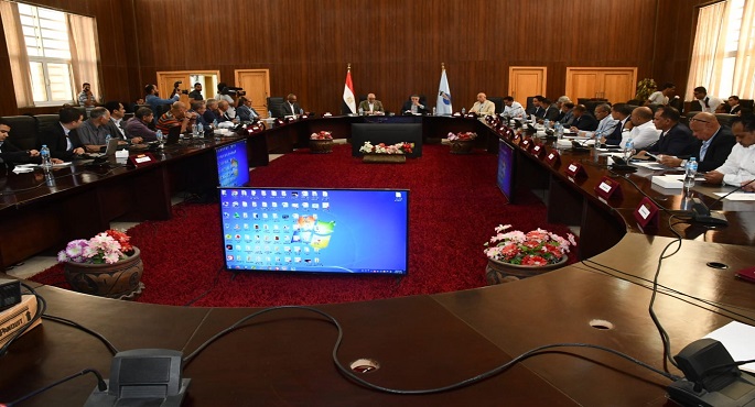 بالصور .. وزير الإسكان ومحافظ البحر الأحمر يتابعان موقف خدمات مياه الشرب والصرف الصحي
