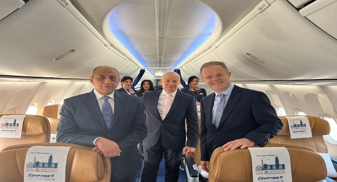 بالصور .. وزير الطيران المدني والسفير البريطاني بالقاهرة يشهدا إنطلاق أولى رحلات مصر للطيران إلى مانشستر بالمملكة المتحدة