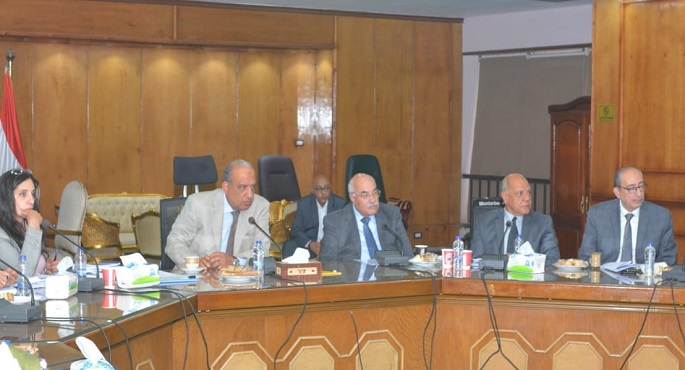 بالصور .. وزير قطاع الأعمال العام يتابع الموقف التنفيذي للمصانع الجديدة