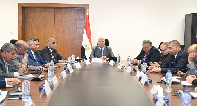 بالصور.. وزير الري: استمرار رفع درجة الاستعداد بالمحافظات لضمان توفير الاحتياجات المائية