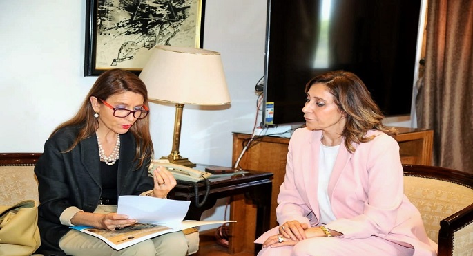 بالصور.. وزيرة الثقافة تلتقي المدير الإقليمي لمكتب اليونسكو بالقاهرة