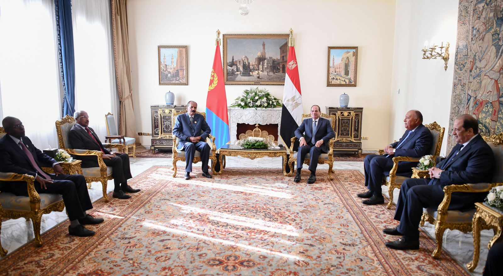 الرئيس السيسي يؤكد لنظيره الإريتري حرص مصر على تعزيز العلاقات الثنائية