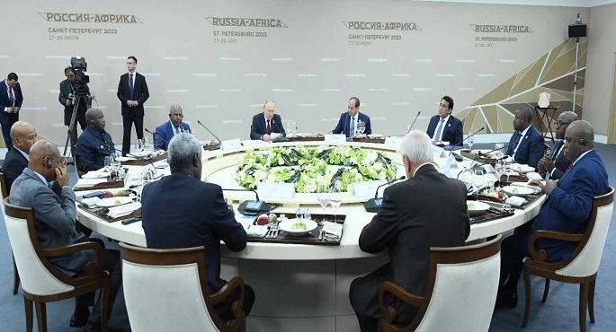 بالصور.. الرئيس السيسي يشارك في غداء عمل مع نظيره الروسى ورؤساء الدول والحكومات الأفارقة