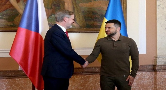 التشيك تزود أوكرانيا بطائرات هليكوبتر وذخيرة وتدريب طيارين