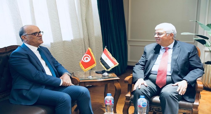 بالصور.. وزير التعليم العالي يستقبل السفير التونسي بالقاهرة لبحث سبل التعاون المُشترك
