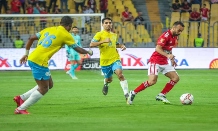الأهلي يقترب من لقب الدوري بالفوز على الإسماعيلي