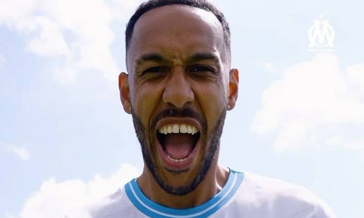 مارسيليا يعلن التعاقد مع أوباميانج