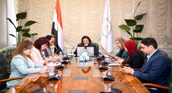 بالصور .. وزيرة الهجرة تستعرض مقترحات واستفسارات المصريين في الهند وباكستان ضمن مبادرة “ساعة مع الوزيرة”