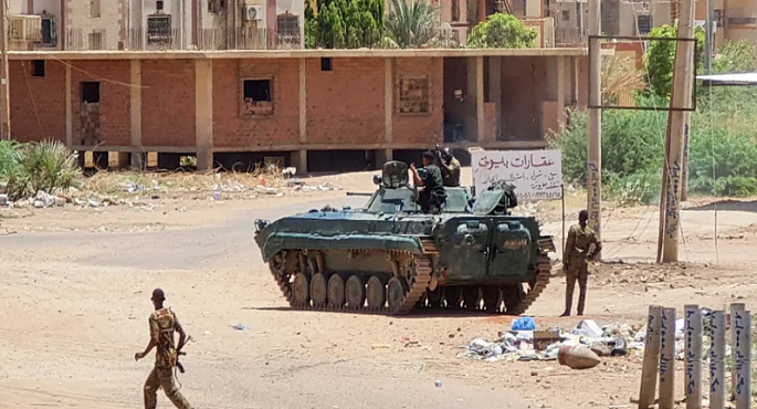 اشتباكات الخرطوم مشتعلة.. والجيش يعلن استئناف المفاوضات في جدة