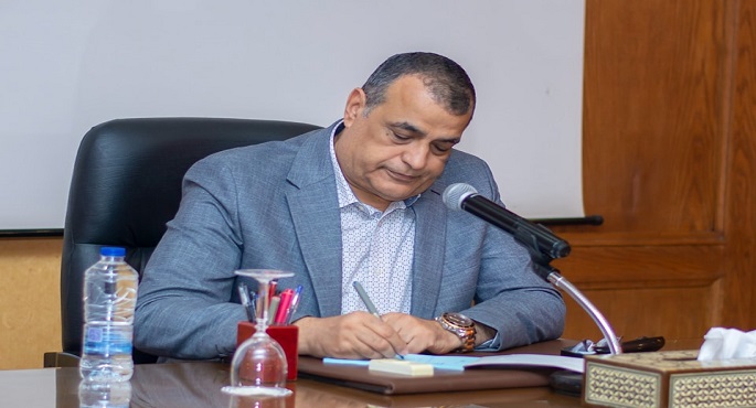 بالصور.. وزير الدولة للإنتاج الحربي يعقد اجتماعاً موسعاً مع رؤساء مجالس إدارات الشركات