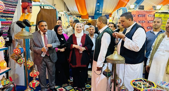 بالصور.. القباج وشعيب يفتتحان معرض ديارنا للحرف اليدوية بـ”مارينا 5″