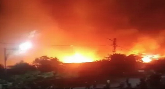 حرائق في الجزائر تقتل وتصيب العشرات وتلتهم الغابات