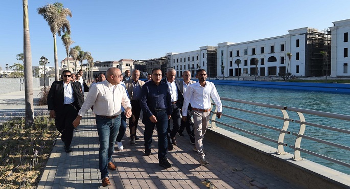 رئيس الوزراء يتفقد الممشى السياحي خلف الأبراج السكنية ومشروع الداون تاون
