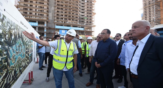 بالصور.. رئيس الوزراء يقوم بجولة تفقدية بمشروعات العلمين الجديدة