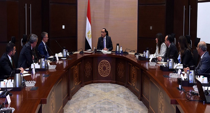 رئيس الوزراء يلتقي مسئولي شركة بلاك روك العالمية