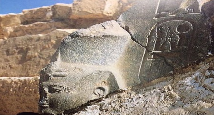 بالصور.. السفارة المصرية في برن تتسلم قطعة أثرية هامة تعود للعصر الفرعوني من الجانب السويسري