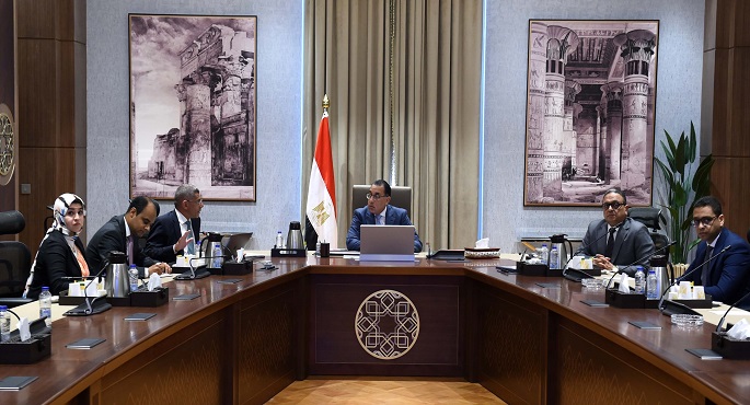 رئيس الوزراء يتابع مع الرئيس التنفيذي لوكالة الفضاء المصرية عددًا من مشروعات الوكالة
