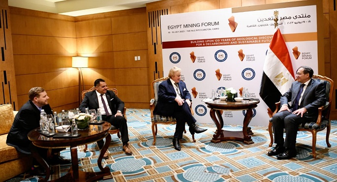 وزير البترول يبحث مع وفد شركة لينسبريدج الاسترالية خطط التعاون المشترك