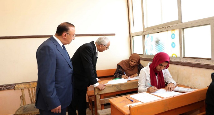 بالصور ..وزير التعليم ومحافظ الإسكندرية يتفقدان لجان الثانوية العامة ومدرسة المتفوقين للعلوم والتكنولوجيا