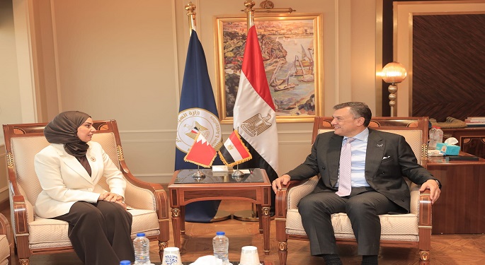 وزير السياحة والآثار يبحث مع سفيرة البحرين تعزيز التعاون المشترك