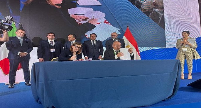 بالصور.. وزير الصحة يشهد توقيع بروتوكول تعاون مع شركة «إيني» لإنشاء مركزا لتدريب الكوادر الطبية