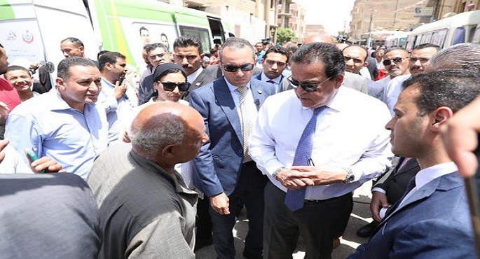 وزير الصحة يتفقد مقر حملة 100 يوم صحة بكفر محفوظ ويوجه بمدّ ساعات العمل لـ 10 مساءً