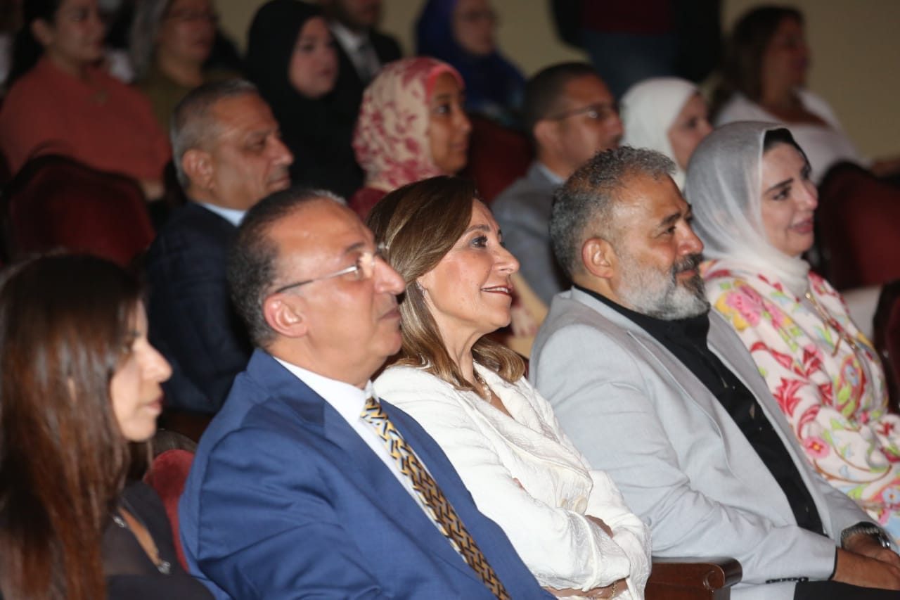 وزيرة الثقافة تطلق فعاليات مهرجان الأوبرا الصيفي بالإسكندرية