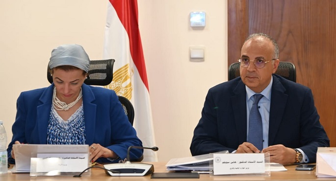 بالصور .. وزير الري يرأس اجتماع اللجنة العليا لتراخيص الشواطئ بحضور وزيرة البيئة