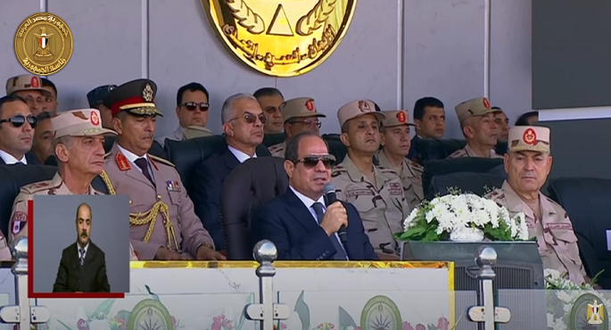الرئيس السيسي يشهد إجراءات تفتيش حرب الفرقة الرابعة المدرعة بالجيش الثالث الميداني