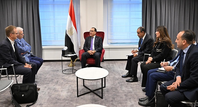 رئيس الوزراء يلتقي الرئيس التنفيذي لشركة “جان دو نُل” البلجيكية