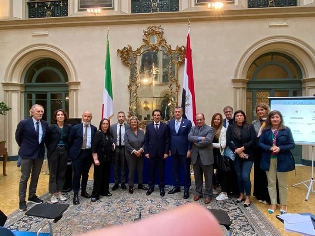 وزير السياحة والآثار يعقد لقاءً إعلامياً موسعاً مع ممثلي أهم وسائل الإعلام الإيطالية