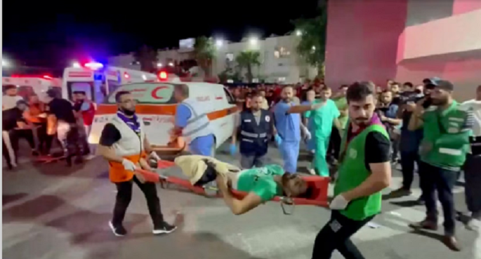 فاينانشيال تايمز: مستشفيات غزة على حافة الهاوية وأطباء يُجرون جراحات بدون مخدر